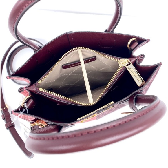 Michael Kors Mercer
Medium Two-Tone Logo
Crossbody Bag - Picture 7 of 14